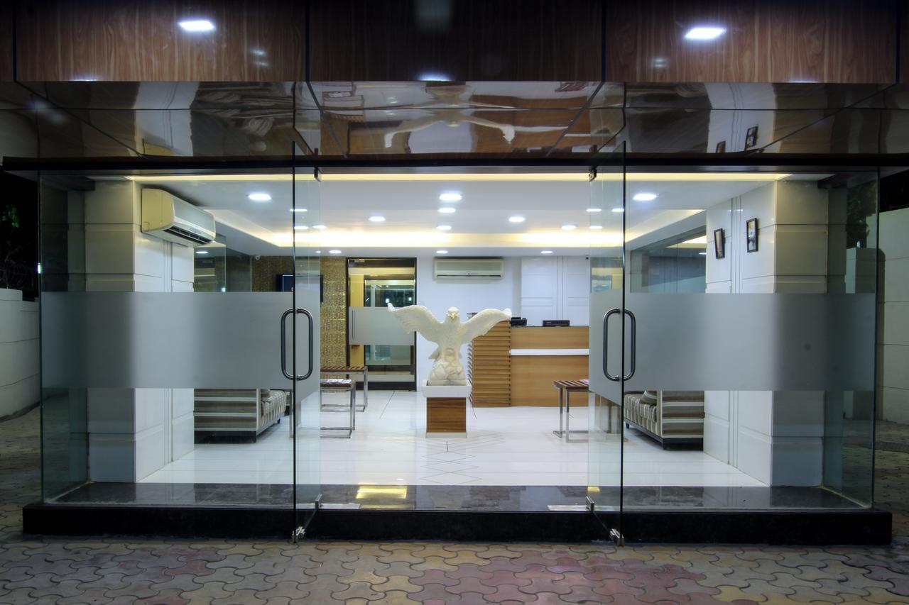 Golden Chariot The Boutique Hotel Mumbai Exteriör bild