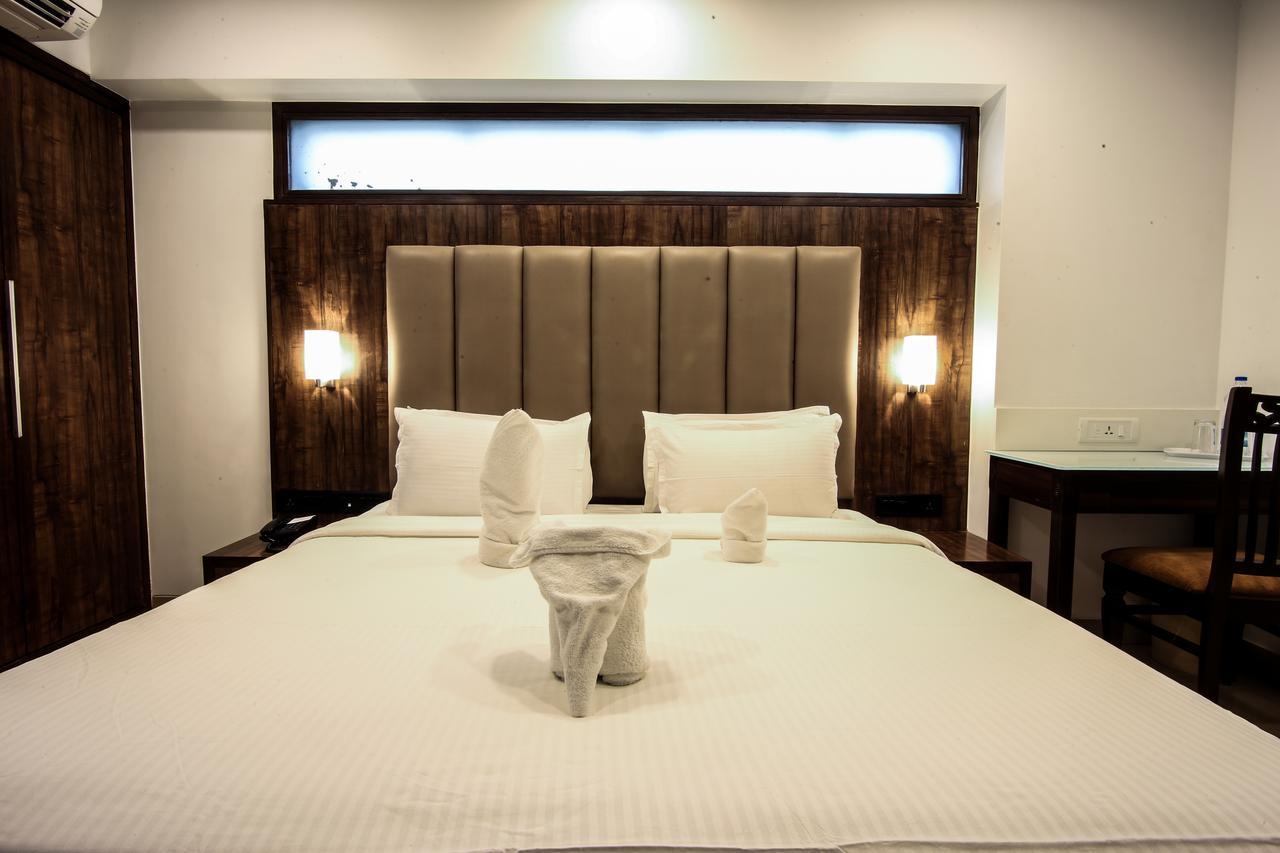 Golden Chariot The Boutique Hotel Mumbai Exteriör bild