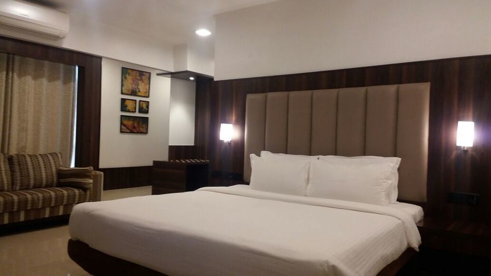 Golden Chariot The Boutique Hotel Mumbai Exteriör bild