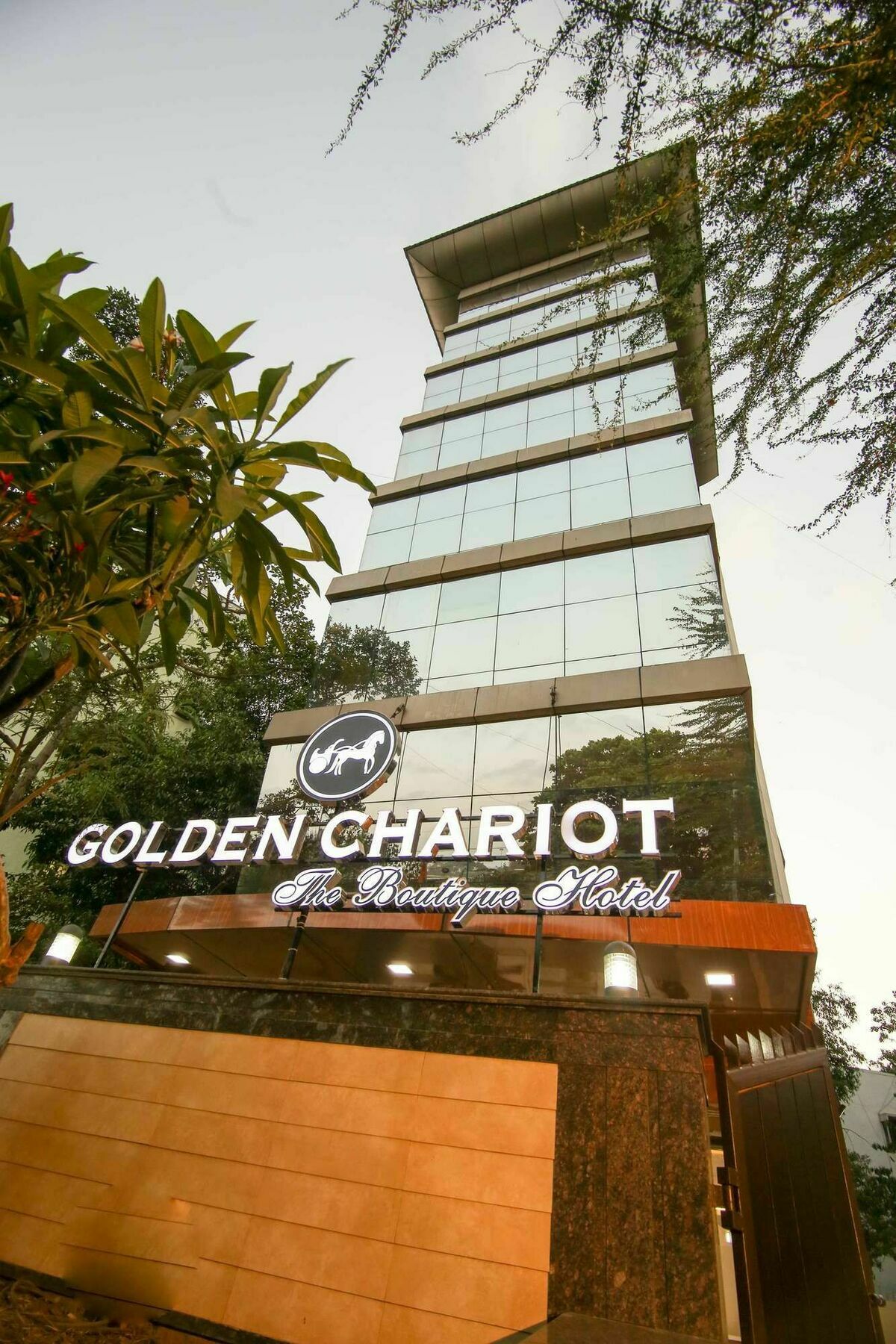 Golden Chariot The Boutique Hotel Mumbai Exteriör bild